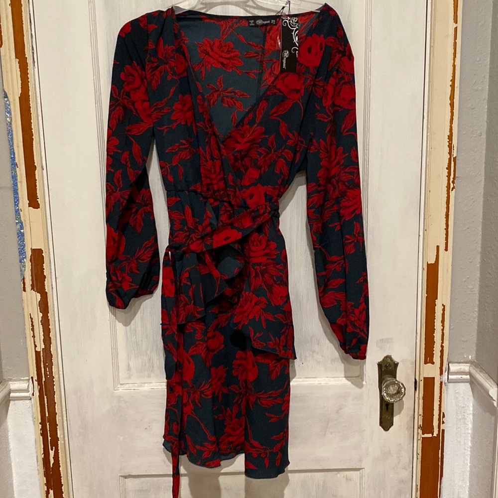Ladies long sleeve dress. New with tags size XL